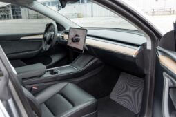 										2024 Tesla Model Y Long Range AWD full									