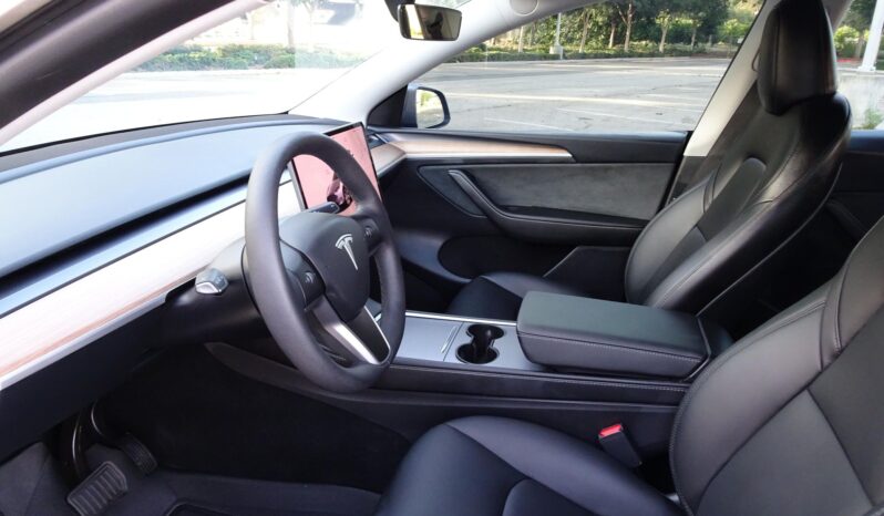 								2024 Tesla Model Y Long Range AWD full									