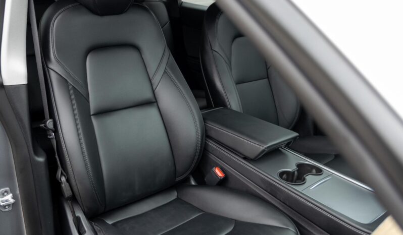 								2024 Tesla Model Y Long Range AWD full									