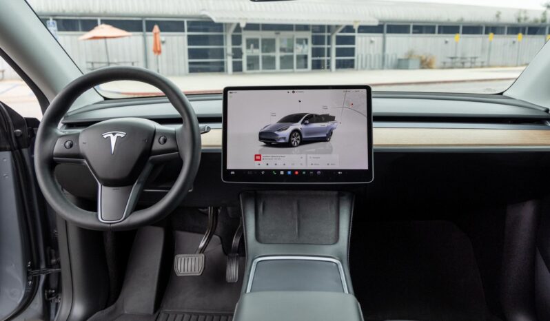 								2024 Tesla Model Y Long Range AWD full									