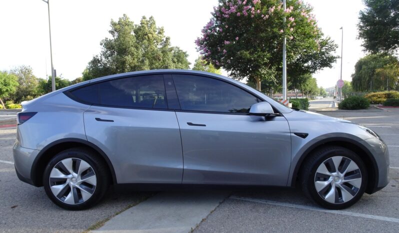 								2024 Tesla Model Y Long Range AWD full									