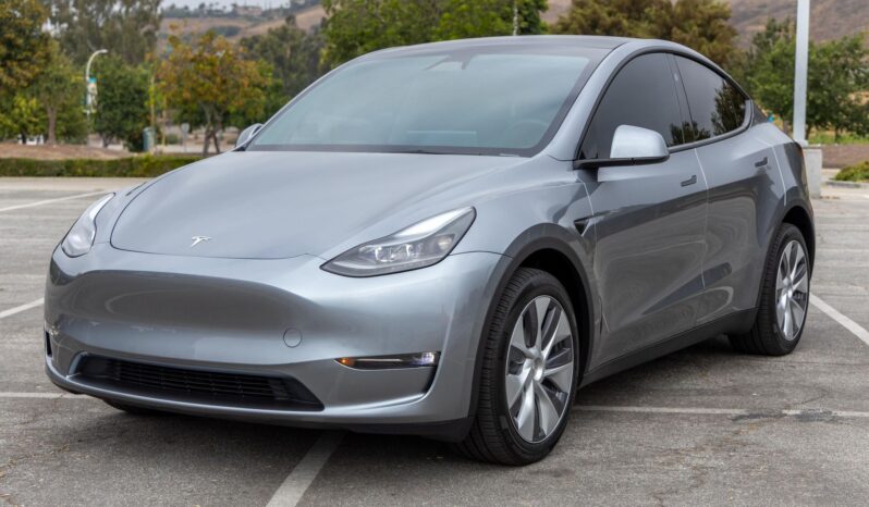 								2024 Tesla Model Y Long Range AWD full									