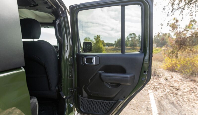 								2022 Jeep Gladiator Willys 4×4 full									