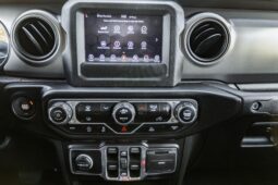 										2022 Jeep Gladiator Willys 4×4 full									