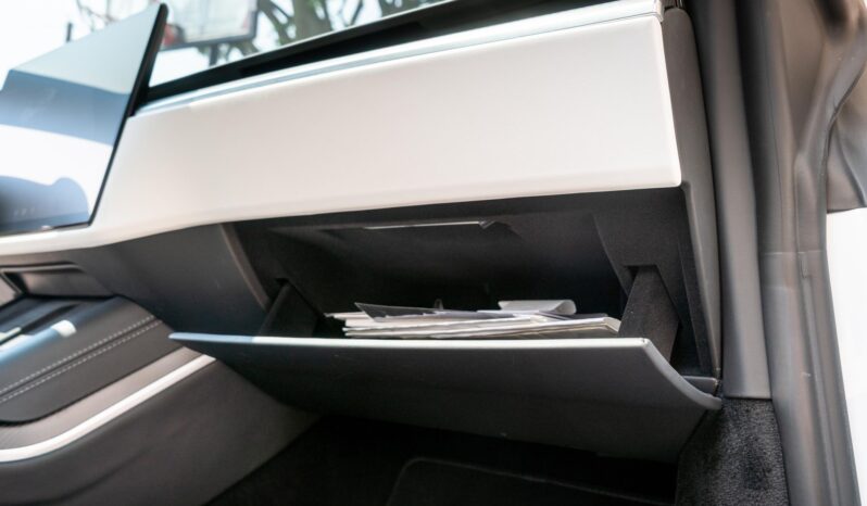 								2024 Tesla Model S Plaid AWD full									