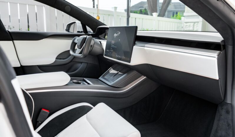 								2024 Tesla Model S Plaid AWD full									