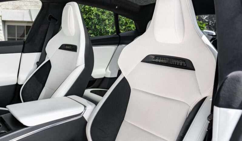 								2024 Tesla Model S Plaid AWD full									