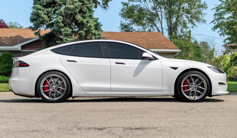 								2024 Tesla Model S Plaid AWD full									