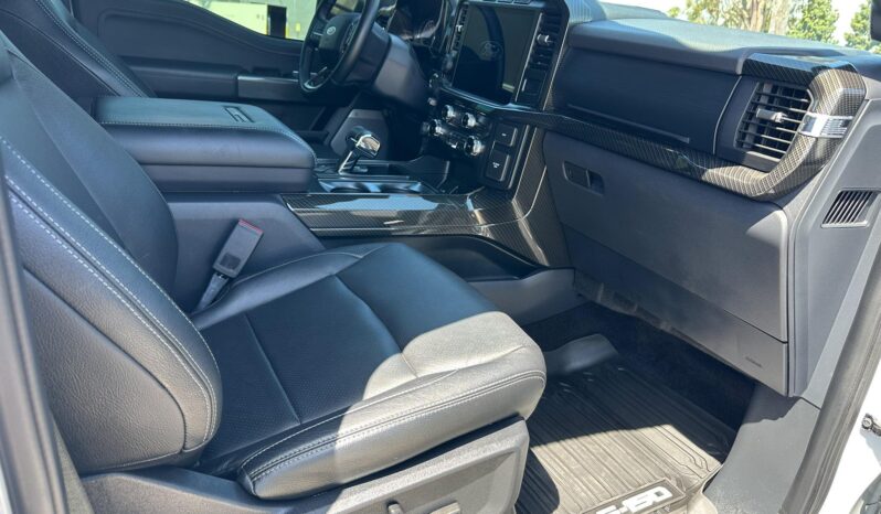 								2022 Ford F-150 XLT 4×4 SuperCrew Black Ops full									