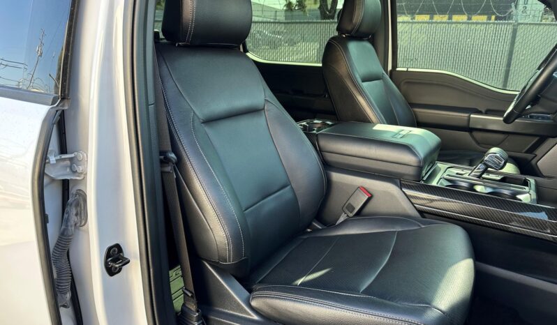 								2022 Ford F-150 XLT 4×4 SuperCrew Black Ops full									