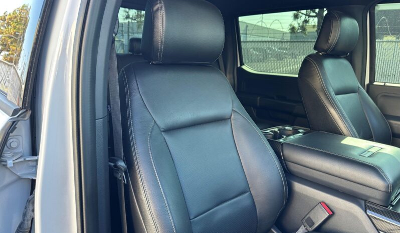 								2022 Ford F-150 XLT 4×4 SuperCrew Black Ops full									