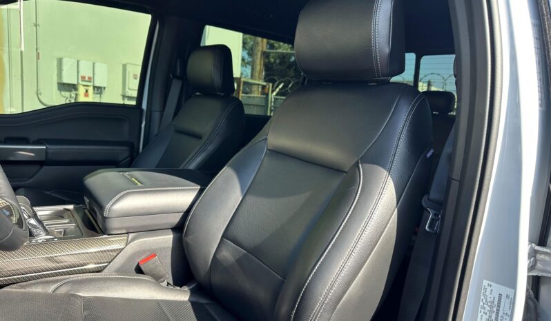 								2022 Ford F-150 XLT 4×4 SuperCrew Black Ops full									