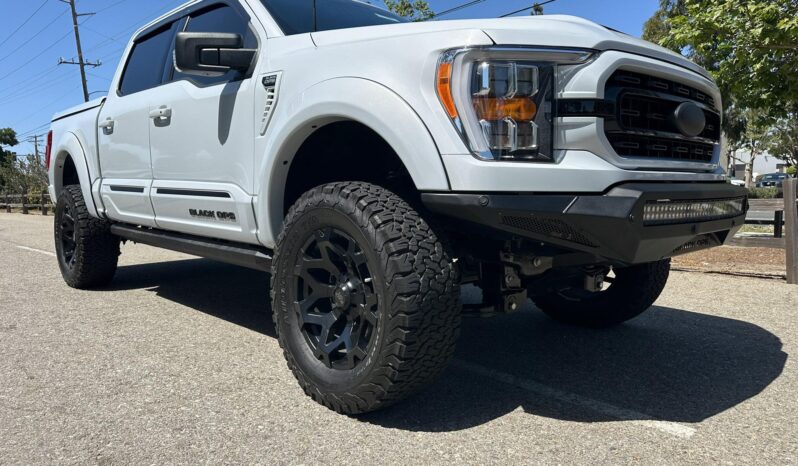 								2022 Ford F-150 XLT 4×4 SuperCrew Black Ops full									