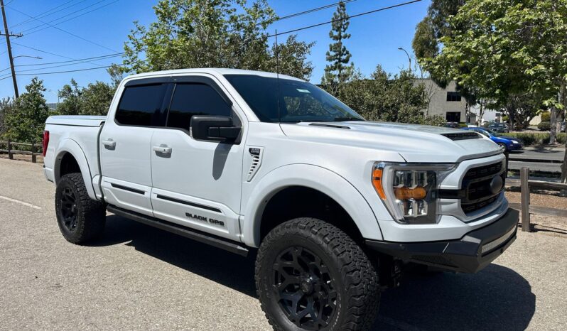 								2022 Ford F-150 XLT 4×4 SuperCrew Black Ops full									