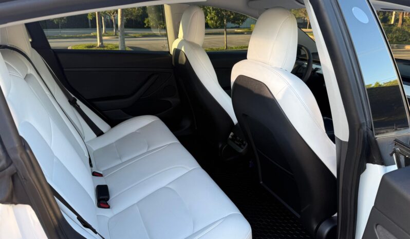 								2022 Tesla Model 3 Performance AWD full									