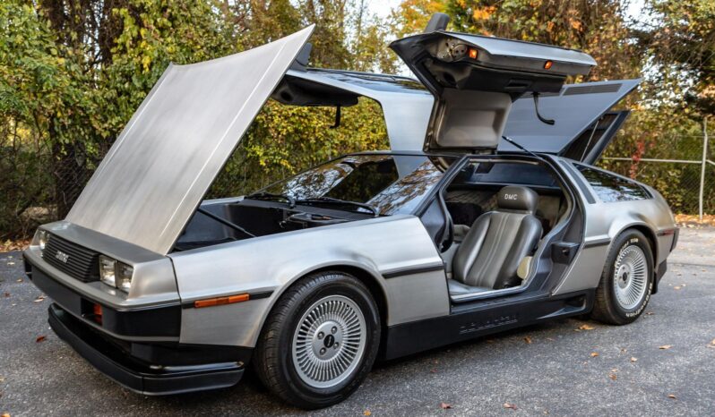 								1981 DeLorean DMC-12 full									