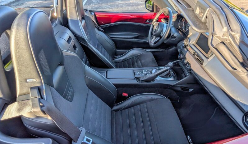 								2022 Mazda MX-5 Miata Club full									