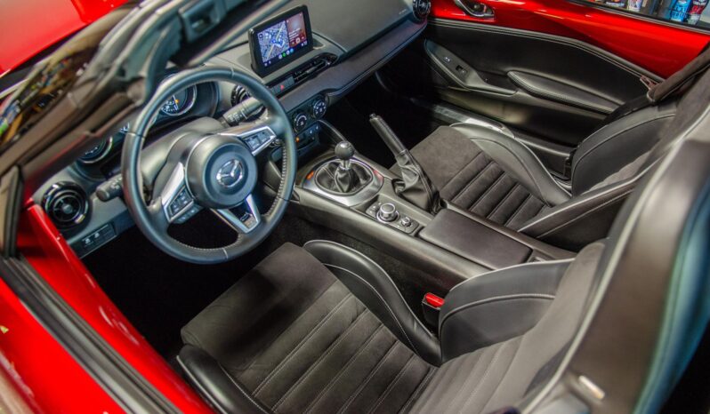 								2022 Mazda MX-5 Miata Club full									