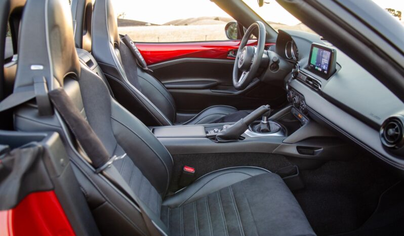 								2022 Mazda MX-5 Miata Club full									