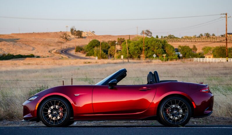 								2022 Mazda MX-5 Miata Club full									