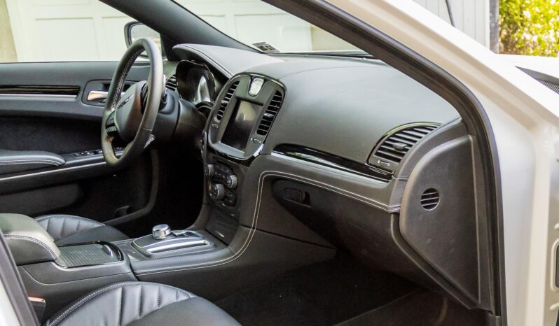 								2023 Chrysler 300C full									