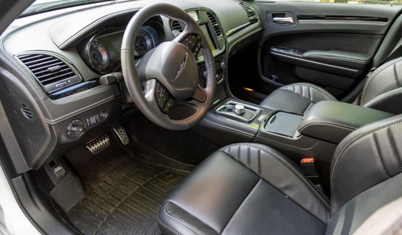 								2023 Chrysler 300C full									