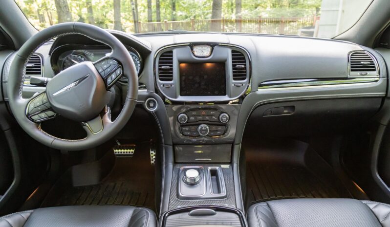 								2023 Chrysler 300C full									