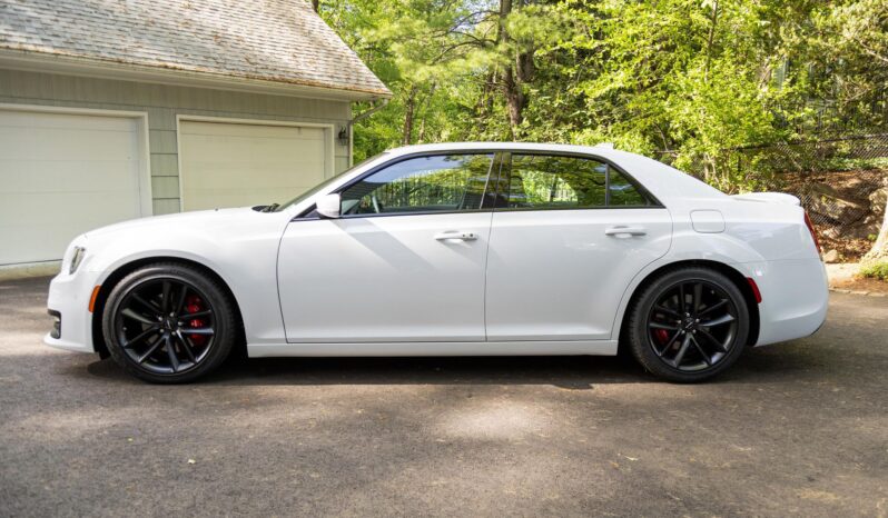 								2023 Chrysler 300C full									