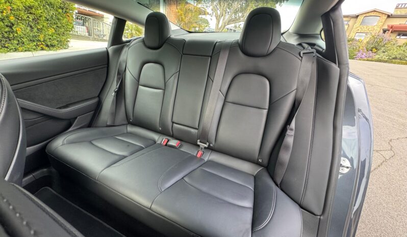 								2022 Tesla Model 3 Long Range AWD full									