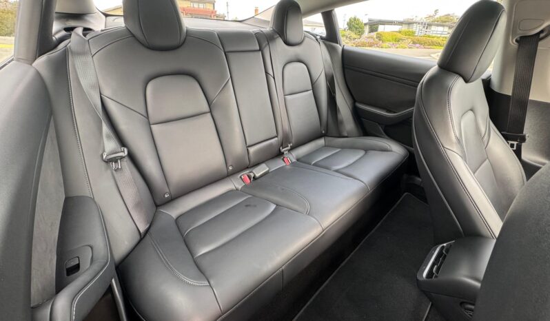 								2022 Tesla Model 3 Long Range AWD full									