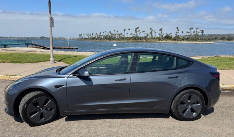 								2022 Tesla Model 3 Long Range AWD full									