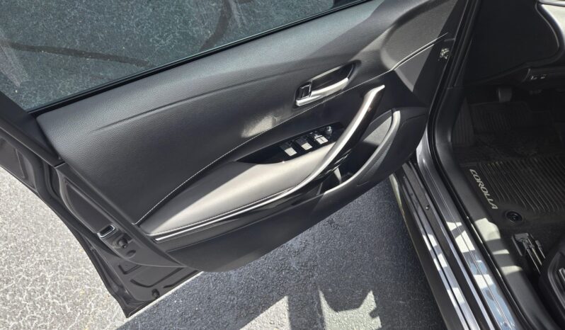 								2022 Toyota Corolla Hatchback XSE full									