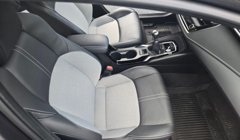 								2022 Toyota Corolla Hatchback XSE full									