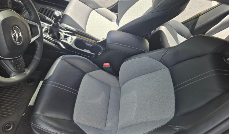 								2022 Toyota Corolla Hatchback XSE full									