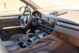 										2023 Porsche Cayenne Platinum Edition full									