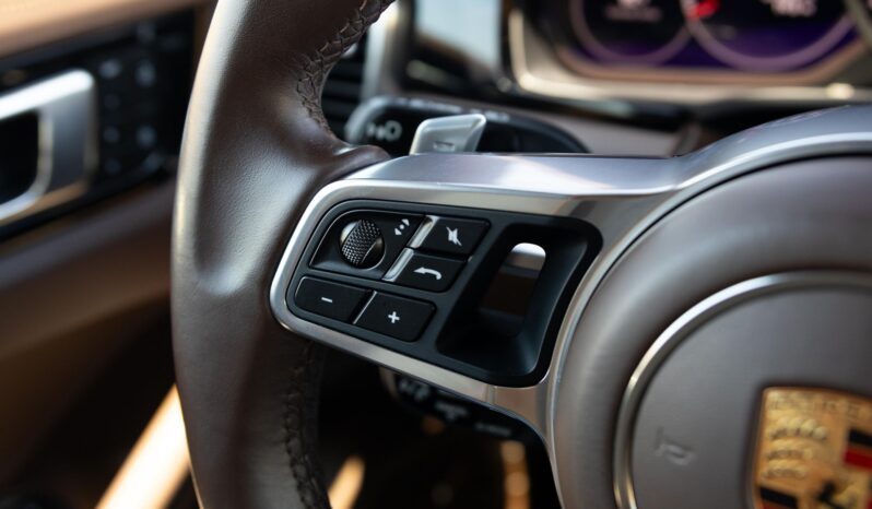 								2023 Porsche Cayenne Platinum Edition full									