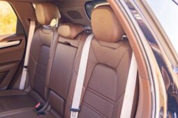 										2023 Porsche Cayenne Platinum Edition full									