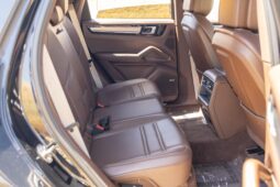 										2023 Porsche Cayenne Platinum Edition full									