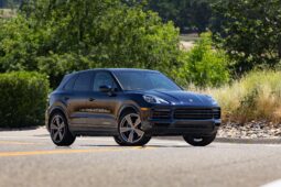 										2023 Porsche Cayenne Platinum Edition full									
