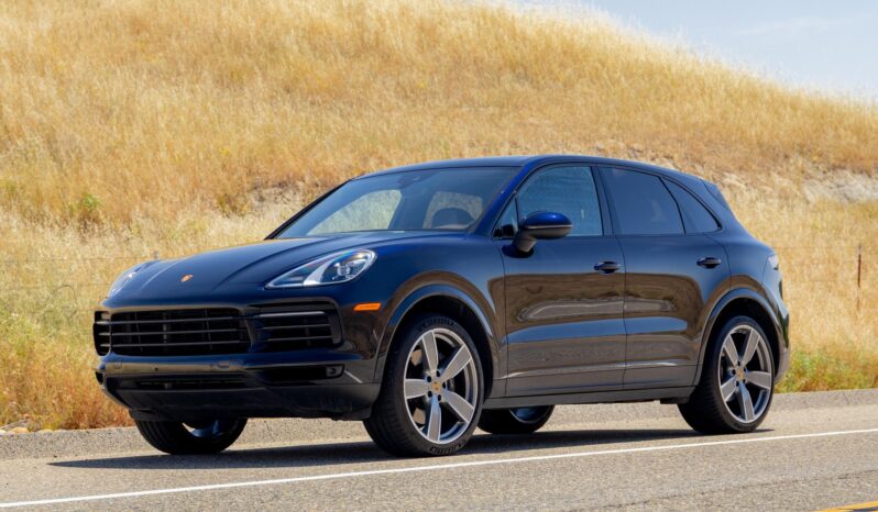 								2023 Porsche Cayenne Platinum Edition full									