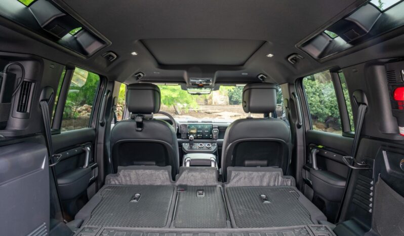 								2023 Land Rover Defender 110 V8 full									