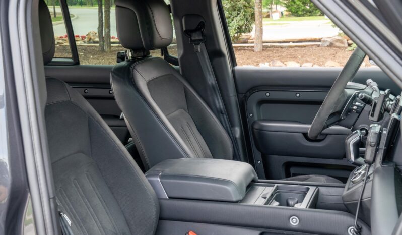 								2023 Land Rover Defender 110 V8 full									
