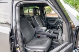 										2023 Land Rover Defender 110 V8 full									