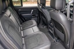 										2023 Land Rover Defender 110 V8 full									