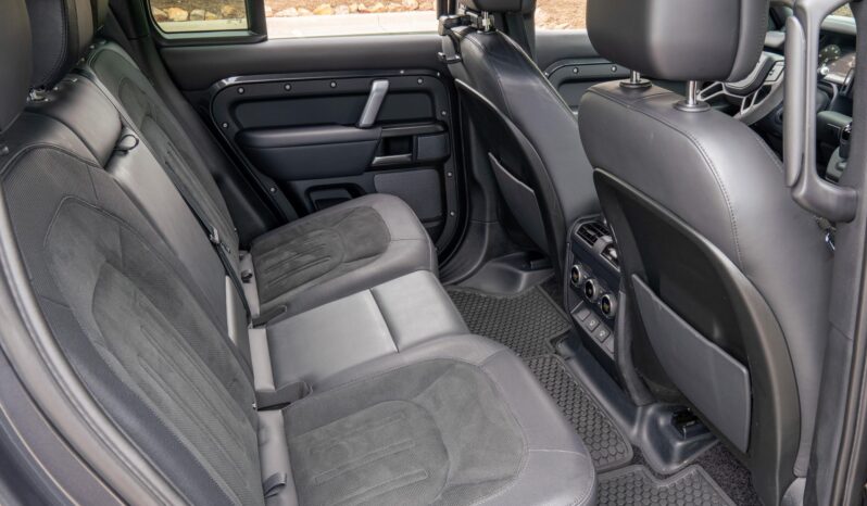 								2023 Land Rover Defender 110 V8 full									