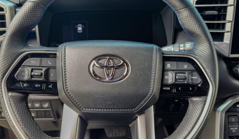 								2023 Toyota Sequoia Platinum 4×4 full									