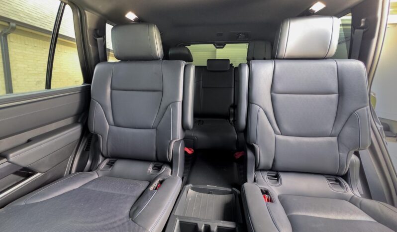 								2023 Toyota Sequoia Platinum 4×4 full									
