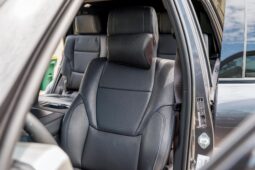 										2023 Toyota Sequoia Platinum 4×4 full									