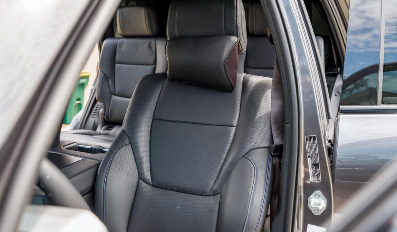 								2023 Toyota Sequoia Platinum 4×4 full									