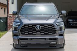 										2023 Toyota Sequoia Platinum 4×4 full									